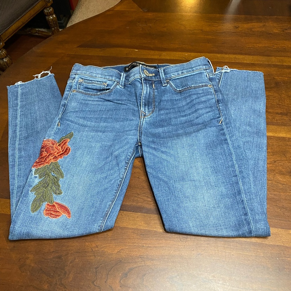 💙EXPRESS Embellished Jeans💙